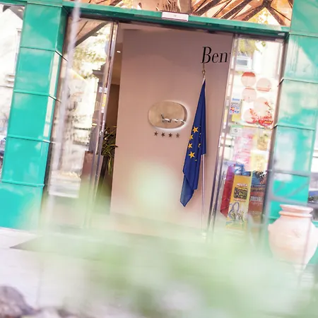 Michelangelo מלון פורלי